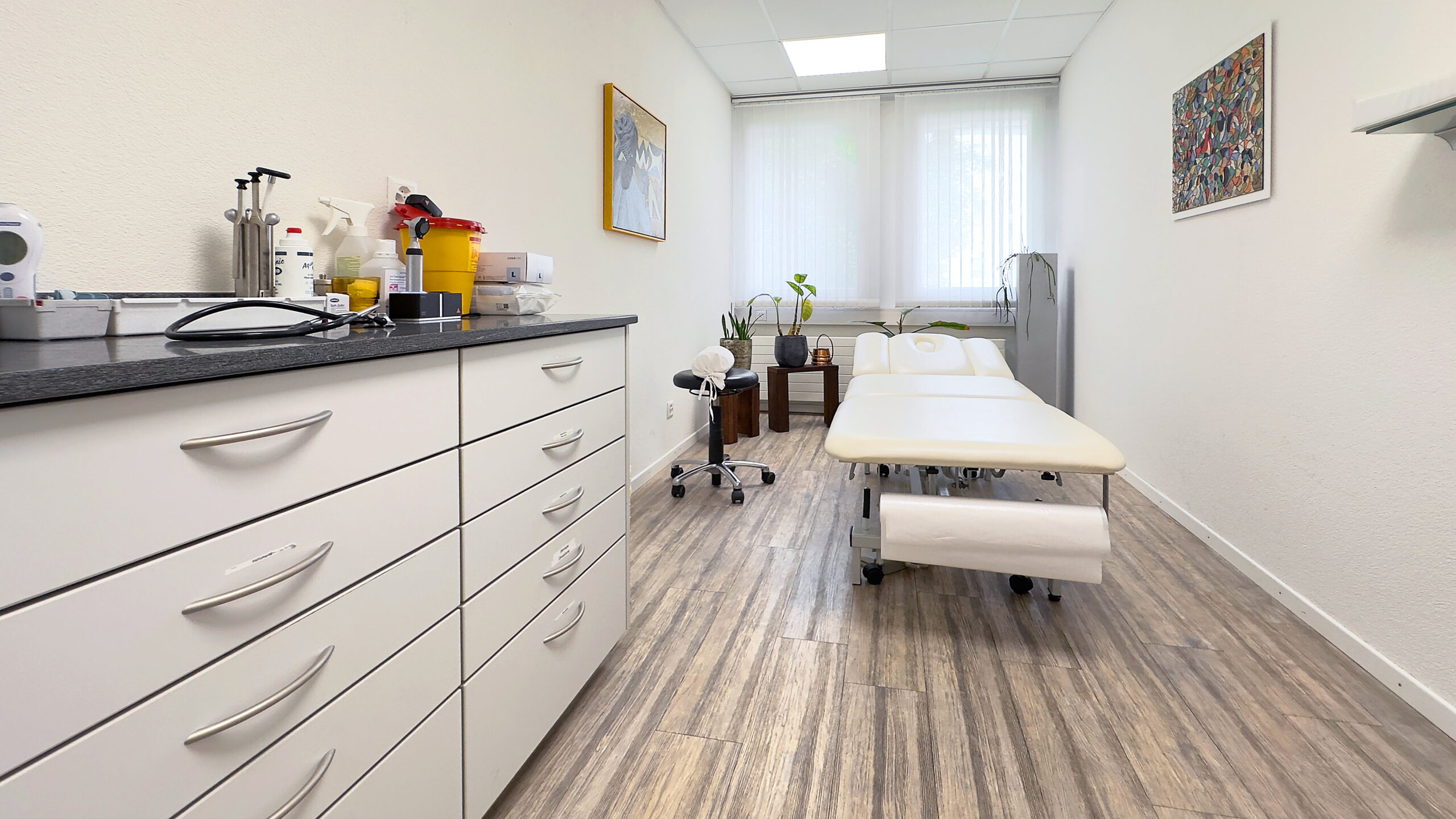 Ärztezentrum Töss. Ihre Hausarztpraxis in Winterthur mit moderner, patientenorientierter Grundversorgung. Tel. 052 208 99 11