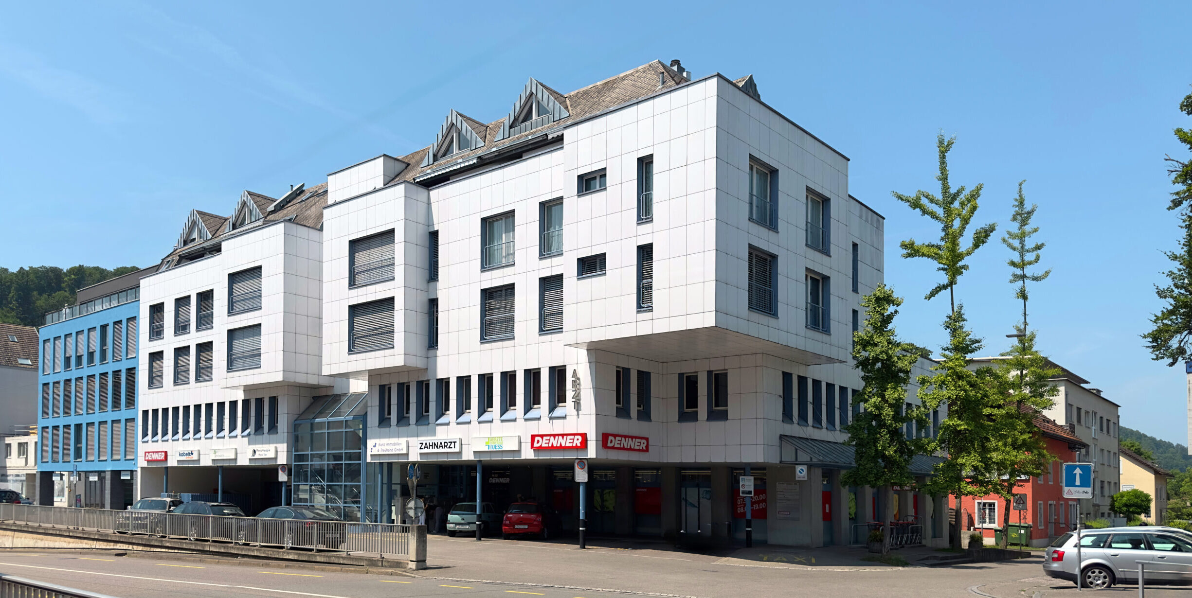 Ärztezentrum Töss. Ihre Hausarztpraxis in Winterthur für moderne, patientenorientierte Grundversorgung. Tel. 052 208 99 11
